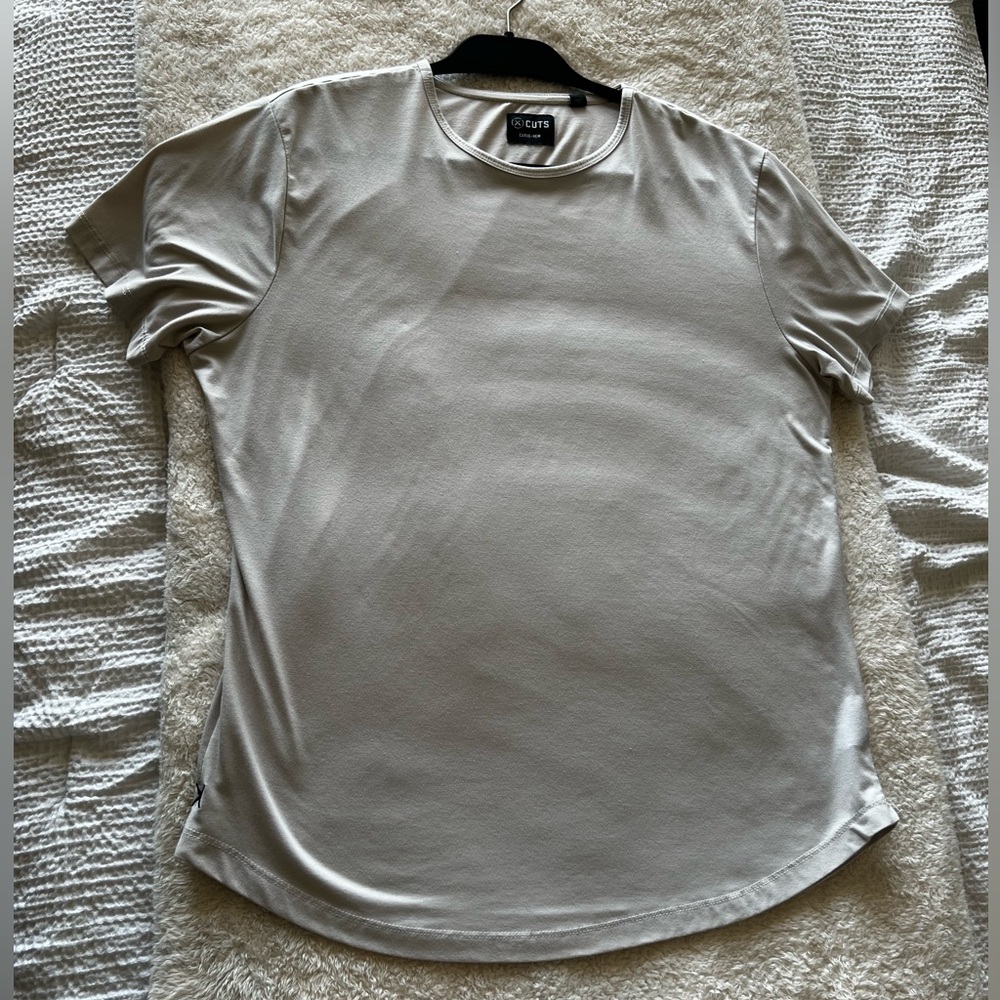 Men’s xl cuts clothing shirt cream curved hem